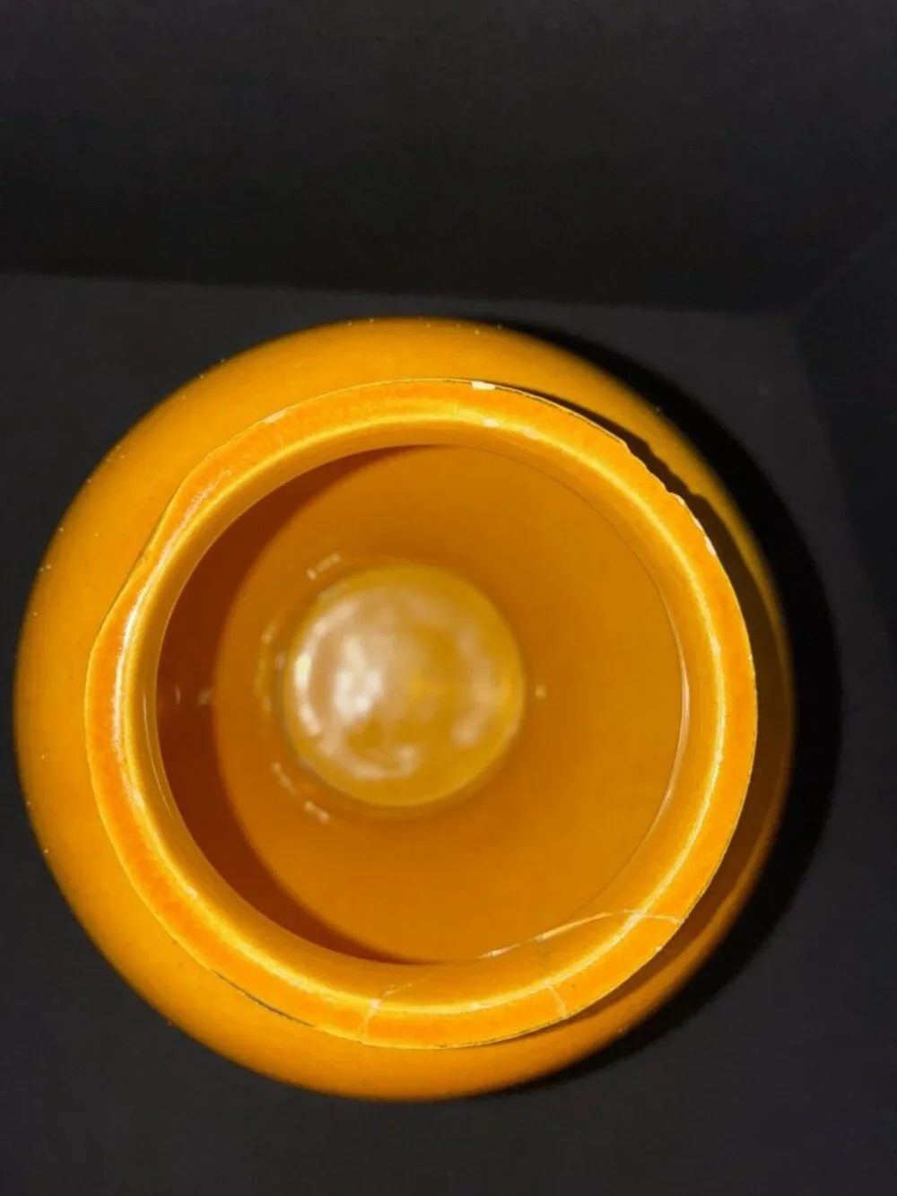Haeger Pottery, 2 Ginger Jars, 6-inches, Mustard, Ecru, stamped, crack, Urn,vase